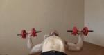 Фото упражнений с гантелями для мужчины Упражнения для мышц с гантелями дома